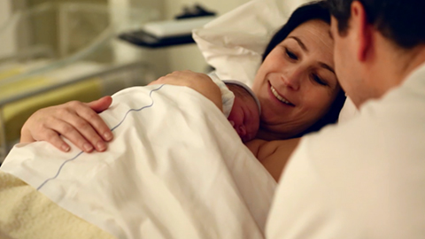 de atenci&oacute;n centrados en la familia en la UCIN