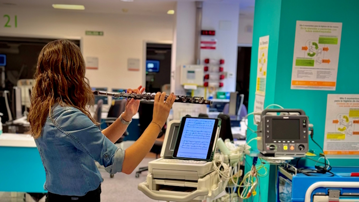 Alarmas m&aacute;s amigables y musicoterapia para humanizar la UCI del HUCA